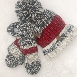 NWOT ROOTS Chunky Cabin Toque & Mitts Set One Size